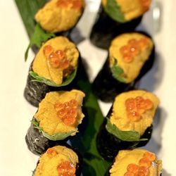 Nabe Sushi - Uni (sea urchin) nigiri