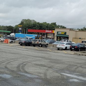 Subway - Get sandwich before the last leg of traffic idiots - Sandwiches Near Me - Gary, Indiana