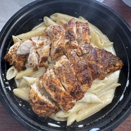 Alfredo Pasta with Blackened Chicken Alfredo Pasta with Blackened Chicken