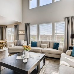 Elegant Designs by Kathie - Vacant to design and home stage.