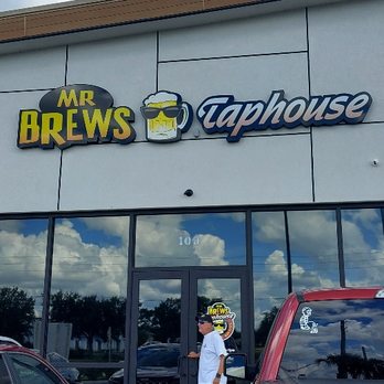 Mr Brews Taphouse - Melbourne - Taphouse storefront entrance - Beer Bar Near Me - Melbourne, Florida
