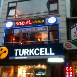 Symbol Cafe - Symbol Cafe'de kahve içen fal da baktırır.