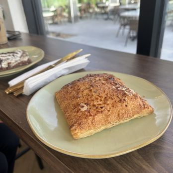 Horizon Shine - BlackBerry pastry - Coffee & Tea Near Me - Henderson, Nevada
