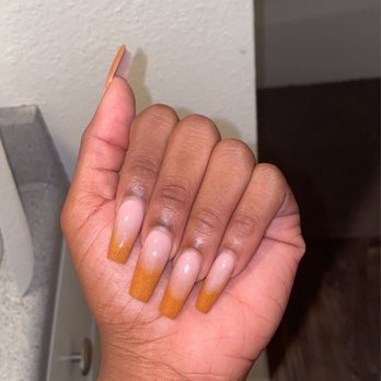 The Nail Lounge - Long tapered coffin: gold and pink ombré - Nail Salons Near Me - Moore, Oklahoma The Nail Lounge - Long tapered coffin: gold and pink ombré - Nail Salons Near Me - Moore, Oklahoma