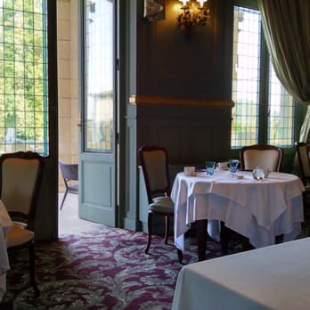 Grand Barrail - Another dining room view leading to terrace - Hotels Near Me - Saint-Emilion, 33