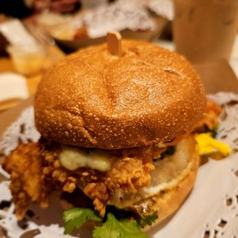 Brew Memories - Buttermilk Fried chicken sandwich - Coffee & Tea Near Me - Brooklyn, New York