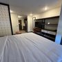Everhome Suites
