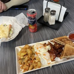 Justin's Deli & Cafe