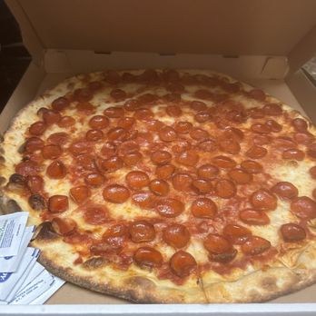 MOMBO’S PIZZA - Updated January 2025 - 152 Photos & Average of 3.9 ...