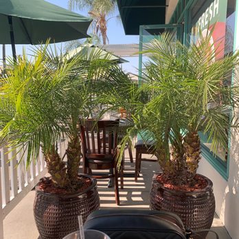 We Love Pho 2 - Outside seating arrangement - Vietnamese Near Me - Long Beach, California We Love Pho 2 - Outside seating arrangement - Vietnamese Near Me - Long Beach, California