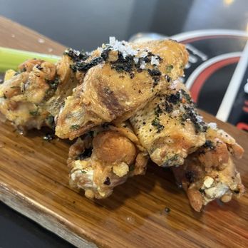 Revolutionary Wings - Garlic butter - Chicken Wings Near Me - San Antonio, Texas Revolutionary Wings - Garlic butter - Chicken Wings Near Me - San Antonio, Texas