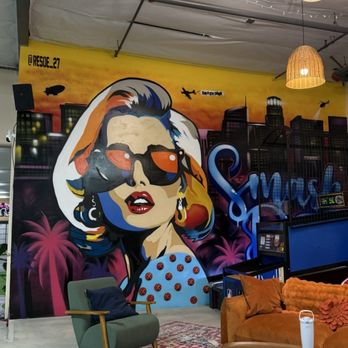 Smash Dink - Lounge area - Pickleball Near Me - Glendale, California