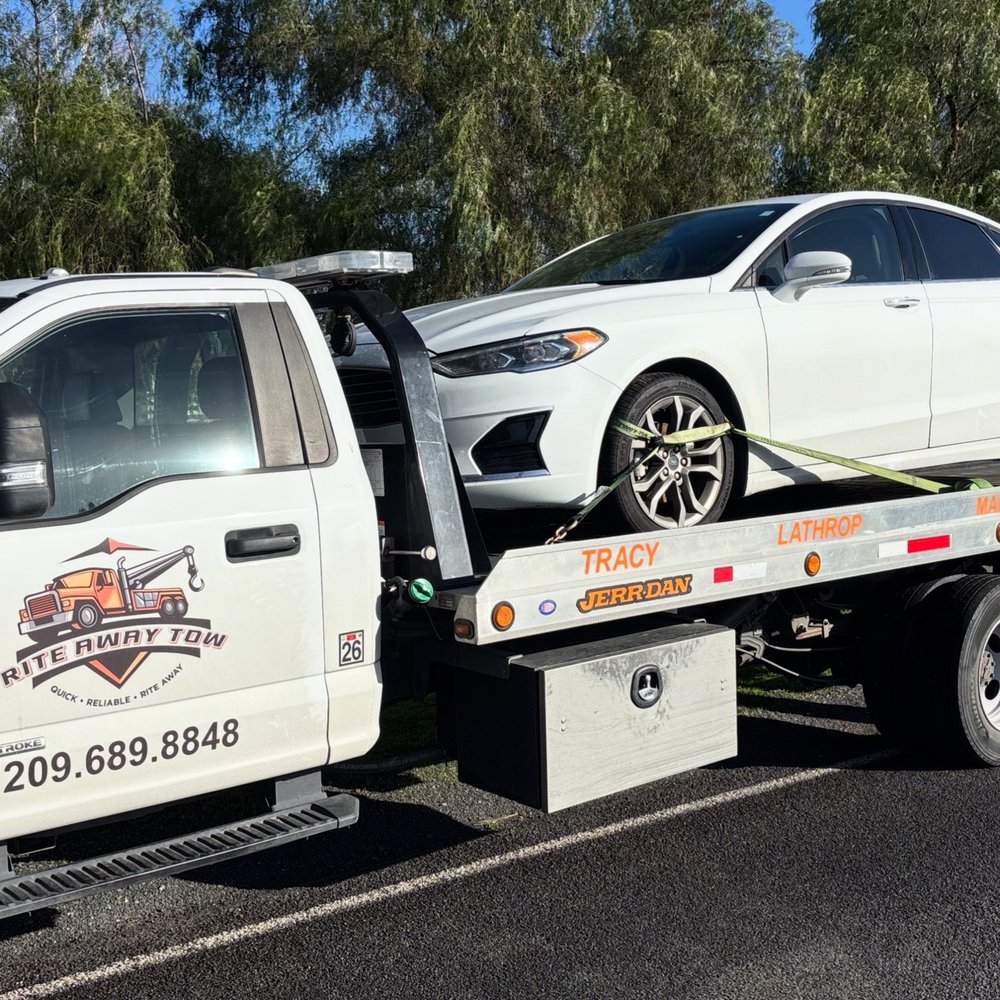 Rite Away Tow - Car being towed - Towing Near Me Rite Away Tow - Car being towed - Towing Near Me