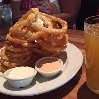 Cheddar's Scratch Kitchen - Onion rings not to scale! - American Near Me - Fort Myers, Florida Cheddar's Scratch Kitchen - Onion rings not to scale! - American Near Me - Fort Myers, Florida
