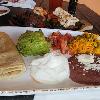 The Hub Baja Grill - Fajita Sampler - Seafood Near Me - Sarasota, Florida The Hub Baja Grill - Fajita Sampler - Seafood Near Me - Sarasota, Florida