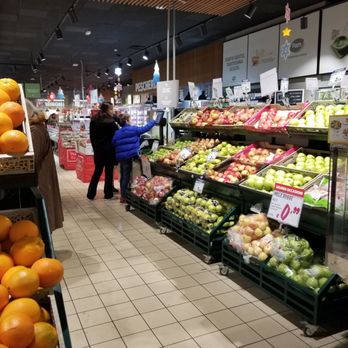 PAM - Lots of fresh produce! Be sure to weigh and tag your items! - Grocery Near Me - Milan, Michigan PAM - Lots of fresh produce! Be sure to weigh and tag your items! - Grocery Near Me - Milan, Michigan