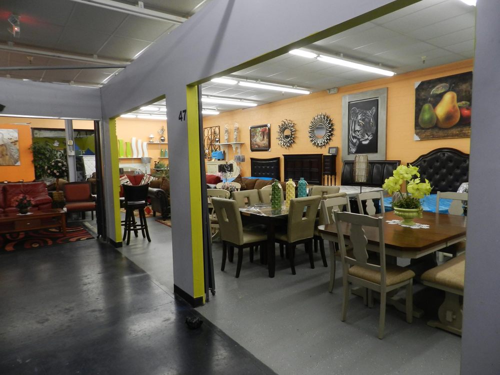 EL BAZAAR Updated May 2024 11 Photos 2121 S Rd, Tulsa, Oklahoma Flea Markets