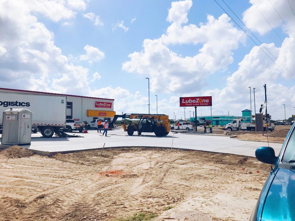 LUBEZONE TRUCK LUBE CENTER Updated June 2024 12 Photos 13509