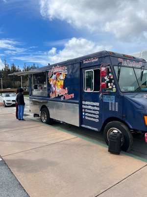 The Cookout Food Truck by null