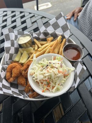 Café Marina & Woodley's Bar by null