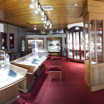 Starkey Jewelers - Spacious showroom - Jewelry Near Me - Yucaipa, California Starkey Jewelers - Spacious showroom - Jewelry Near Me - Yucaipa, California