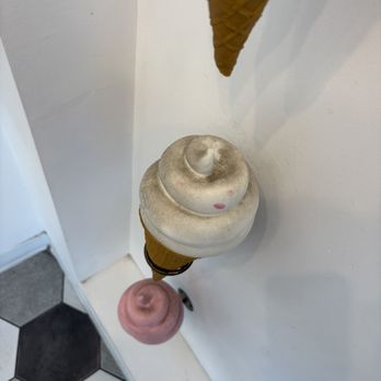 Rabbit Rabbit Cream - Ice Cream & Frozen Yogurt Near Me - Palo Alto, California Rabbit Rabbit Cream - Ice Cream & Frozen Yogurt Near Me - Palo Alto, California