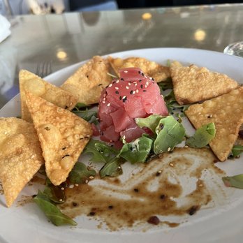 Hurricane Hanks - Ahi Tuna Tartare. YUMM! I get it without the guacamole and Sriracha sauce. - American Near Me - Holmes Beach, Florida