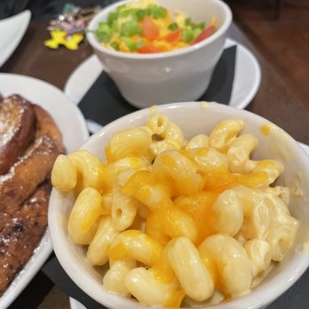B Matthews Eatery - Mac - New American Near Me - Savannah, Georgia
