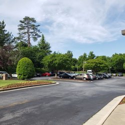 Brighton Gardens of Buckhead - Parking lot
