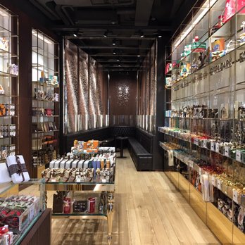 Venchi - Interior - Chocolatiers & Shops Near Me - New York, New York
