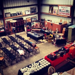 Hitchin'Post Auctioneers - Auction Spot of the Central Coast.