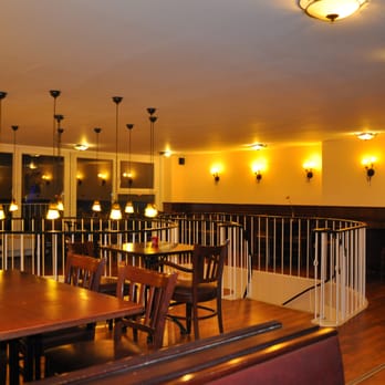 Amadeus Café Restaurant Bar - 1. Etage - Blick auf das Rondell und die Treppe - Cafes Near Me - Hildesheim, NI