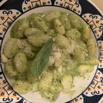 Bella Italia - Gnocchi pesto - Italian Near Me - Barcelona, B Bella Italia - Gnocchi pesto - Italian Near Me - Barcelona, B