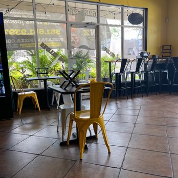 Pizza Panz - Dining area - Pizza Near Me - Lake Worth, Florida Pizza Panz - Dining area - Pizza Near Me - Lake Worth, Florida