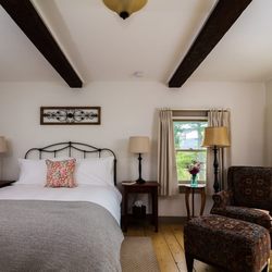 Bark Eater Inn - Suite - Oak Room