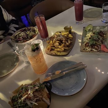 Magnolia House - Nachos, salad, Blackened Fish Tacos and drinks! - Cocktail Bars Near Me - Pasadena, California Magnolia House - Nachos, salad, Blackened Fish Tacos and drinks! - Cocktail Bars Near Me - Pasadena, California