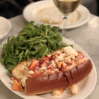 Neptune Oyster - Warm buttery lobster roll - Seafood Near Me - Boston, Massachusetts Neptune Oyster - Warm buttery lobster roll - Seafood Near Me - Boston, Massachusetts