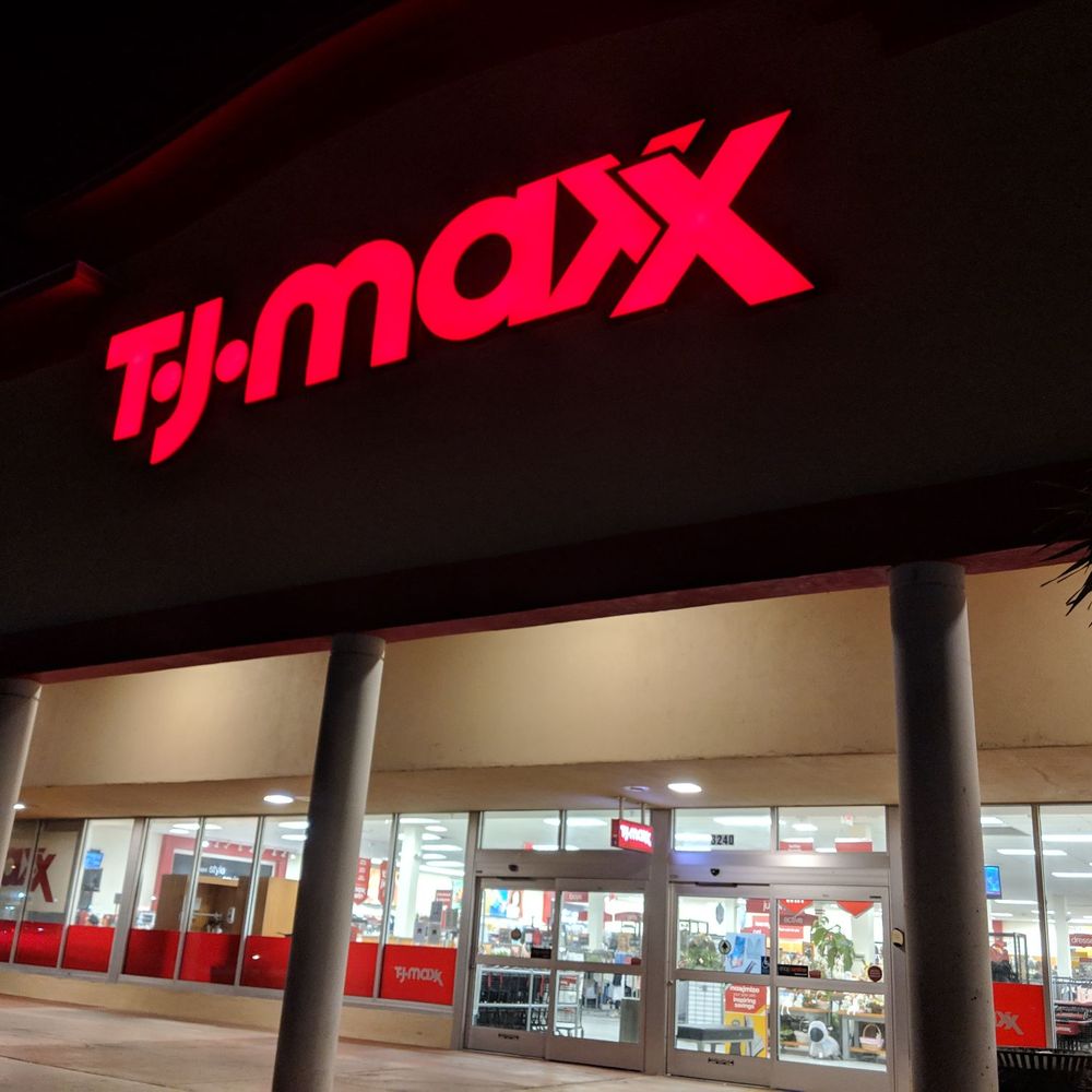 TJ Maxx -- storefront TJ Maxx -- storefront