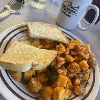 Hi-16 Cafe - Skillet - American Near Me - Newcastle, Wyoming
