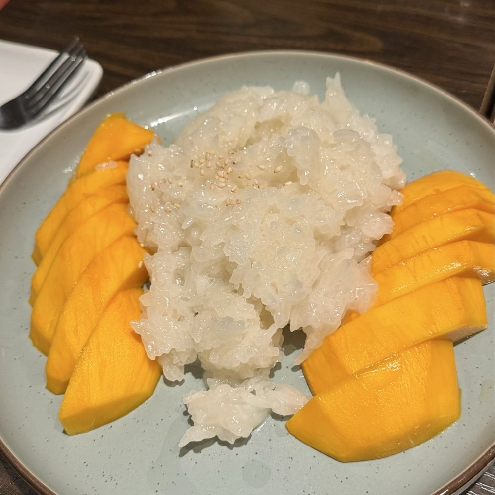 Mango sticky rice, so tasty! Mango sticky rice, so tasty!