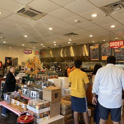 Q Daddy's Pitmaster BBQ - Interior