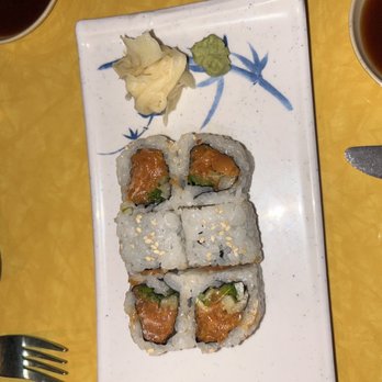 Hojoko - Spicy Salmon Roll - Japanese Near Me - Boston, Massachusetts