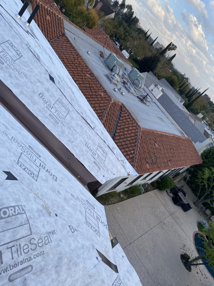 Slide of Daniel’S Roofing