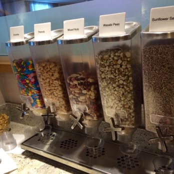 Club Quarters - Complimentary snacks in lobby - Hotels Near Me - London, XGL Club Quarters - Complimentary snacks in lobby - Hotels Near Me - London, XGL