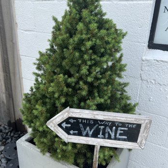 61 Vineyard - Outside - Wine Tasting Room Near Me - Damascus, Maryland