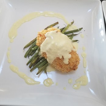 Tierney Wood Personal Chef - Chicken Cordon Bleu with Lemon Cream Sauce and Green Beans - Caterers Near Me Tierney Wood Personal Chef - Chicken Cordon Bleu with Lemon Cream Sauce and Green Beans - Caterers Near Me