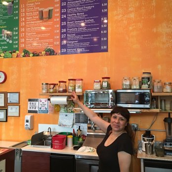 Healthy and Simple - She was a bit of a poser but the menu was the real deal - Juice Bars & Smoothies Near Me - Chicago, Illinois