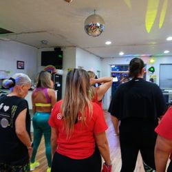SEVEN Zumba Studio - More dancing