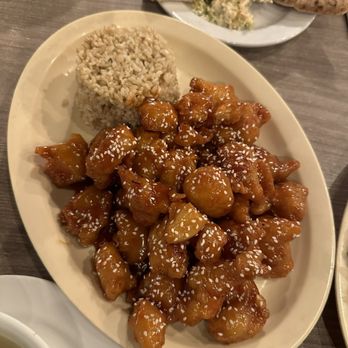 Kitchen18 - Sesame Chicken - Mediterranean Near Me - Scottsdale, Arizona