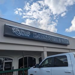 K Hunts Bar & Grill
